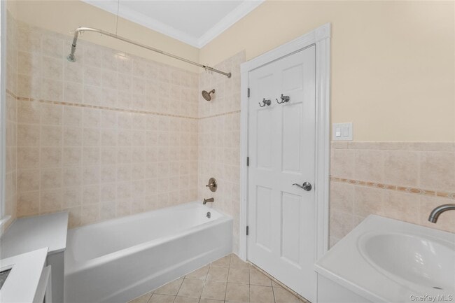 Building Photo - 81 N Washington St