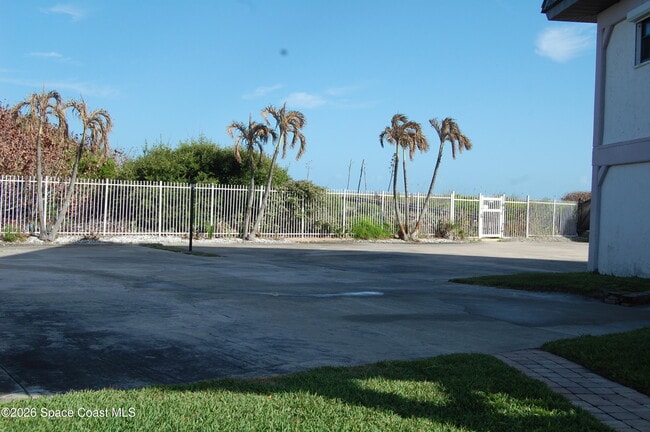 Building Photo - 5350 Ocean Beach Blvd