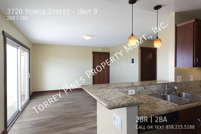 Building Photo - 3720 Yonge St