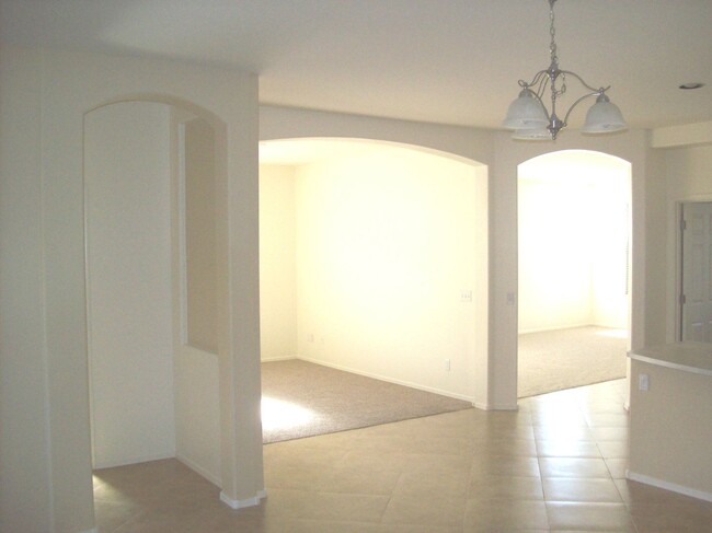 Building Photo - Rancho Bella Vista
