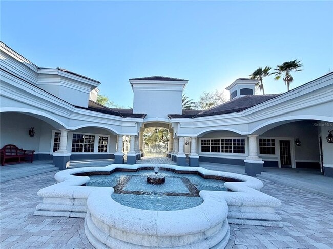 Building Photo - 13827 Fairway Island Dr