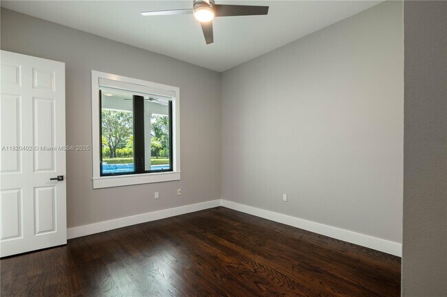 Building Photo - 6090 SW 116th St