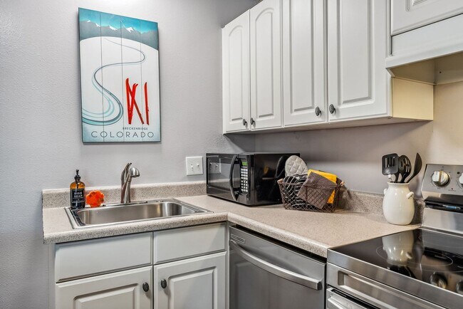 Building Photo - 412 S. Main, unit 113