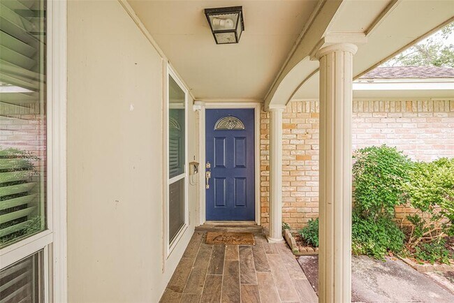 Building Photo - 9011 Bintliff Dr