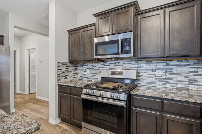 Building Photo - 14828 Tierra Coruna Ave