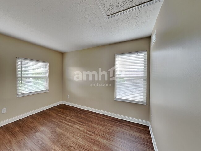 Building Photo - 270 Huntington Dr