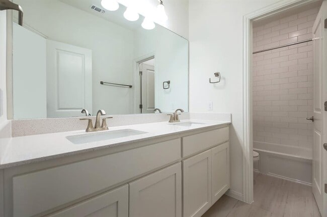 Building Photo - 5204 Watusi Bend