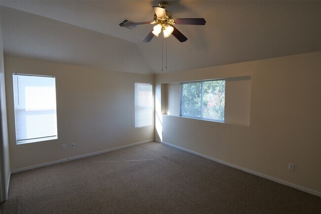 Building Photo - 5042 Oak Stand Ct