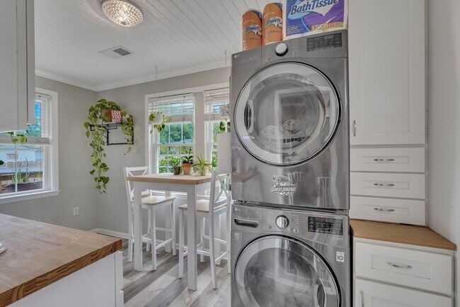 Building Photo - Charming 3-Bedroom Home in Savannah’s Parkside Neighborhood