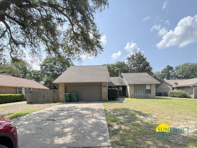 Building Photo - Charming 3-Bedroom Brick Home in Bluewater Bay Community, Caribbean East