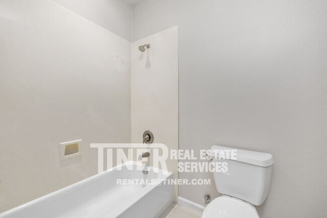 Building Photo - 3152 Overton Way