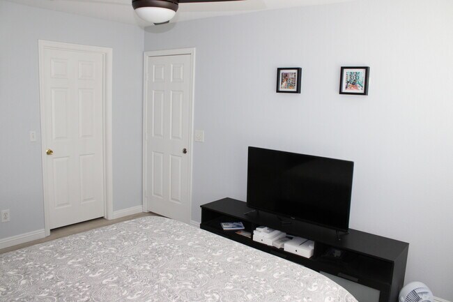 Master Bed - 7736 Allerton Ave