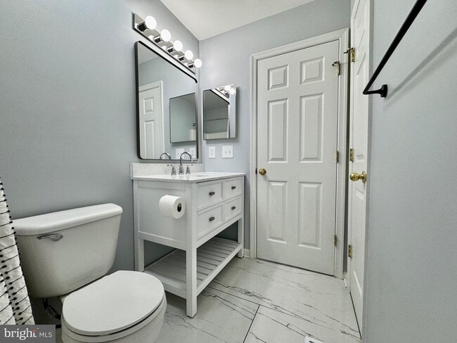 Building Photo - 2601 Emerson Dr