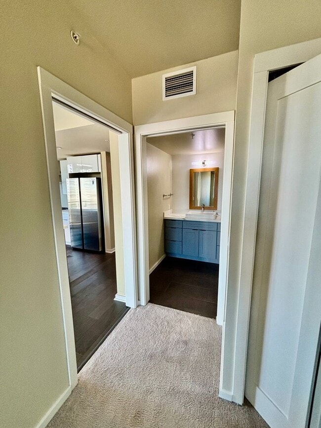 Building Photo - $2000.00 rent credit available, TOP FLOOR PENTHOUSE, Views Galore!!!