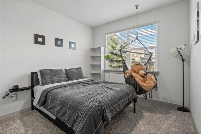 Building Photo - 3001 Egan Dr