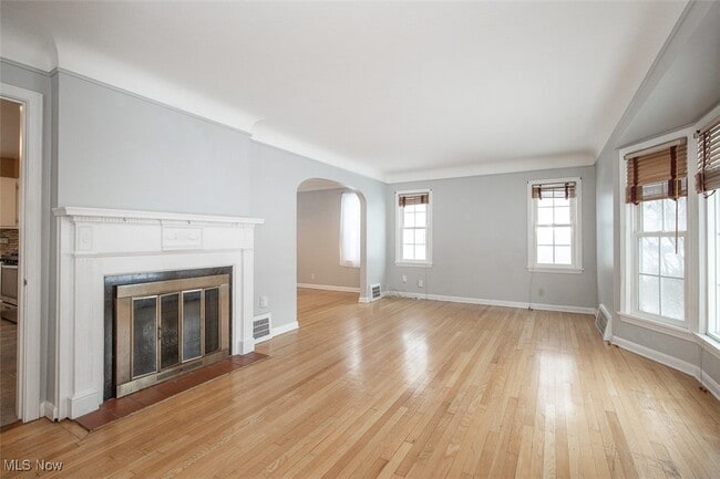 Building Photo - 1718 Maywood Rd