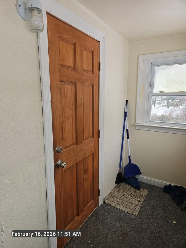 Building Photo - 118 Oak Ave