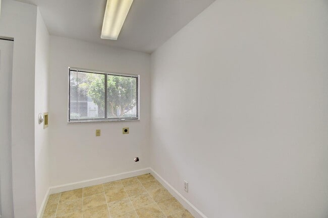 Building Photo - 15364 Lakes of Delray Blvd