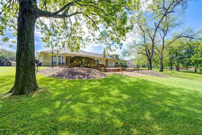 Building Photo - 4011 Westerdale Dr