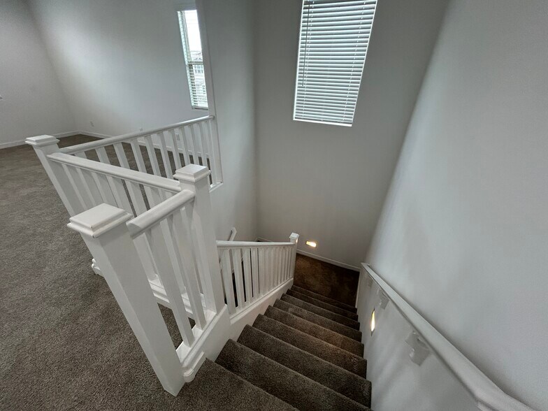 Building Photo - 2521 E Athena Ave