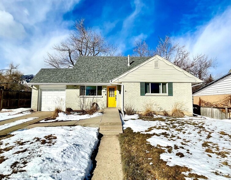 Building Photo - 4585 Martin Dr