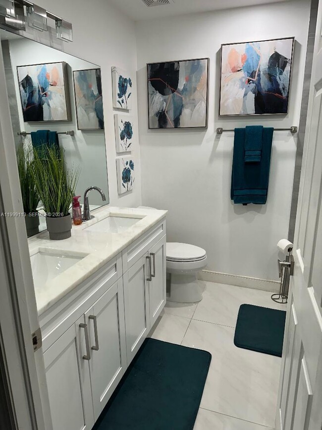 Building Photo - 7690 S Southwood Cir