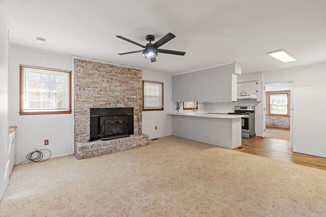 Building Photo - Charming 3 Bedrooms, 1.5 Bath Ranch Home Minutes From Lake Cooley