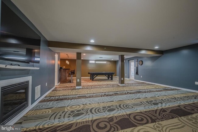 Building Photo - 8324 Tenbrook Dr