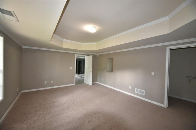 Building Photo - 918 Queensbrooke Way SE