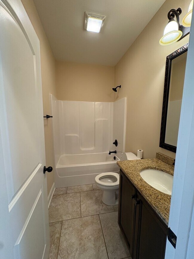 Building Photo - 3020 Equestrian Ct