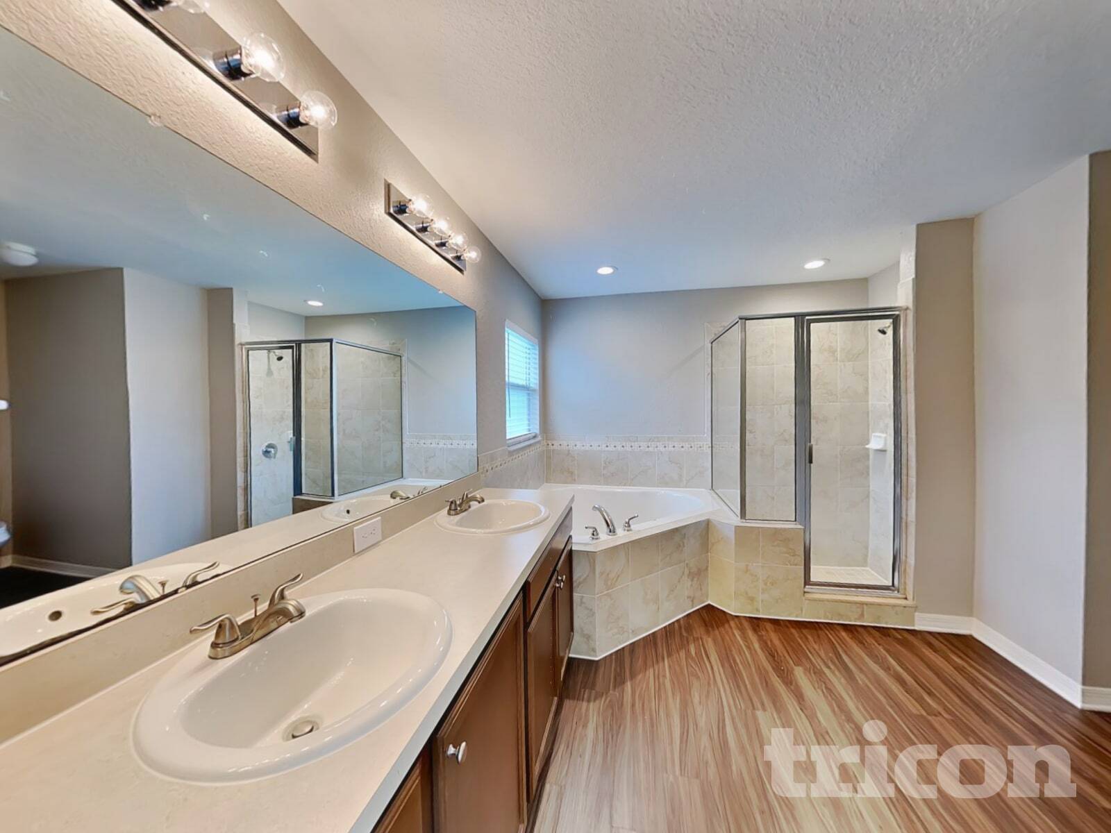 Building Photo - 113 Solis Dr