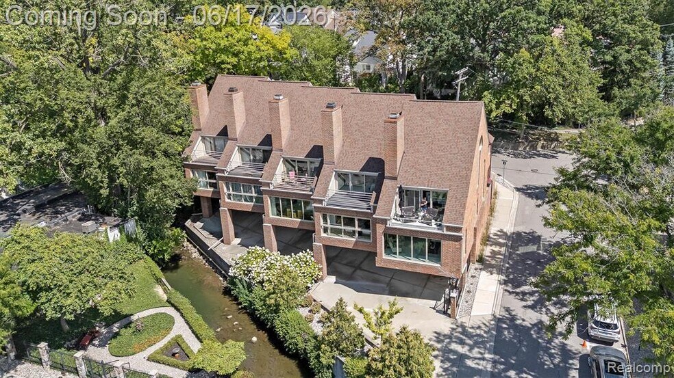 Building Photo - 511 Brookside Ave