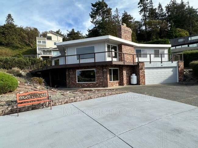 Building Photo - 152 Sea View Dr