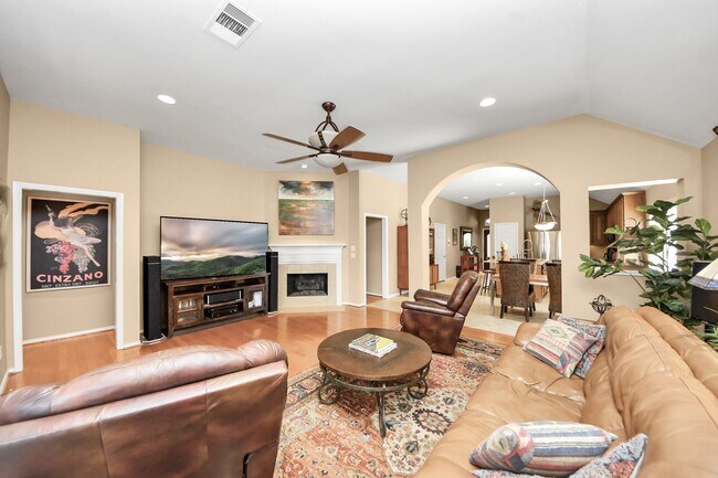Building Photo - 28219 Crossprairie Dr
