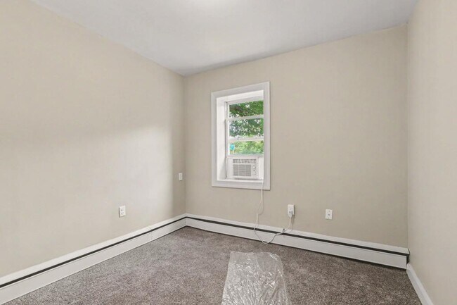 Building Photo - 80 2nd St