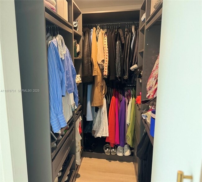 Building Photo - 13800 Highland Dr