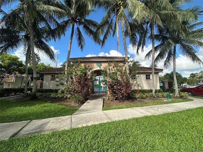 Building Photo - 2921 SE 13th Ave