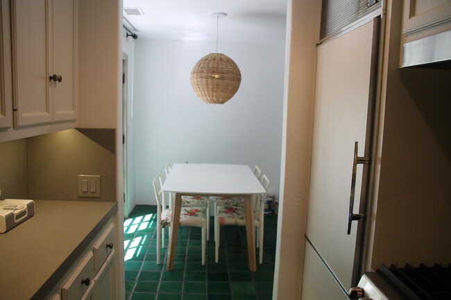 dining area - 1741 Coldwater Canyon Dr