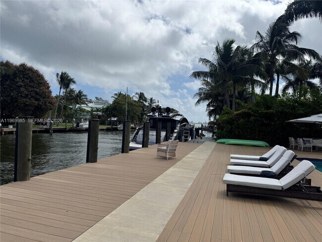 Building Photo - 1025 Belle Meade Island Dr