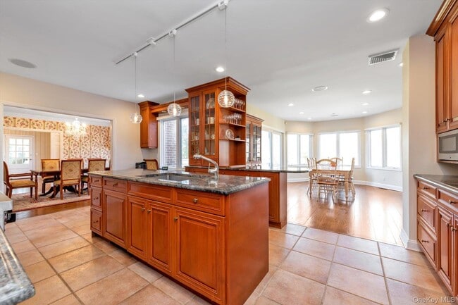 Building Photo - 3 Barkers Point Rd