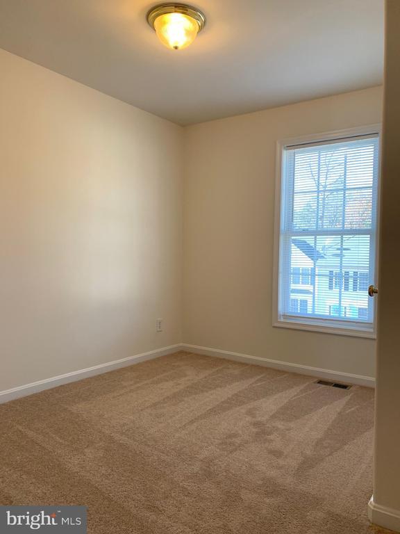 Building Photo - 23039 Sir Barton Ct