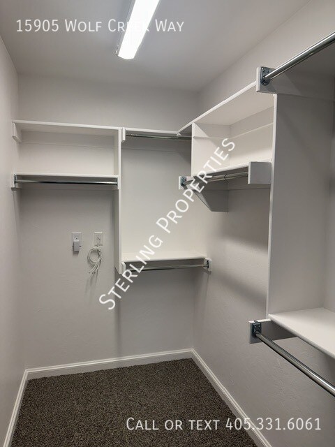 Building Photo - 15905 Wolf Crk Wy