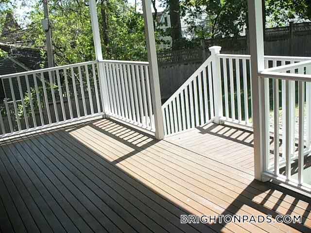 Building Photo - 10 Selkirk Rd