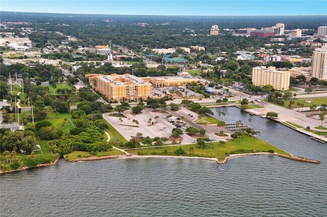 Building Photo - 1064 N Tamiami Trl