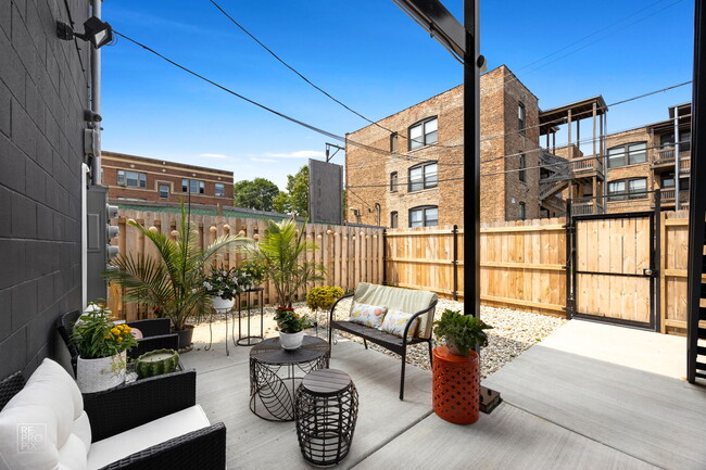 Building Photo - 6152 S Champlain Ave