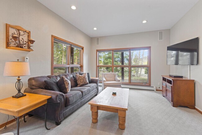 Building Photo - 1107 Penstemon Rd