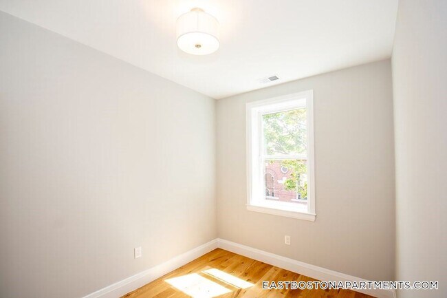 Building Photo - 66 Lubec St