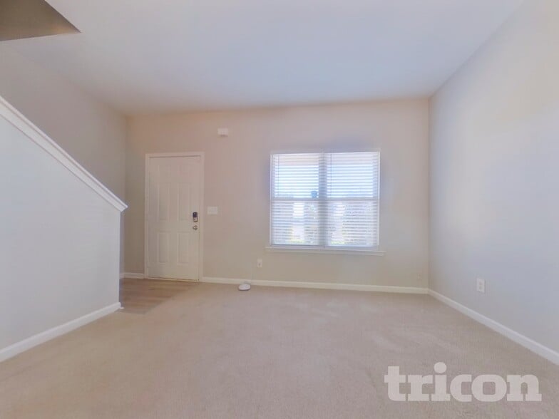 Building Photo - 29 Carriage Hls Dr SE