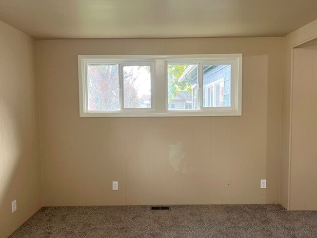 Building Photo - 2Bd/1Ba Single Story House w/ Basement - A...