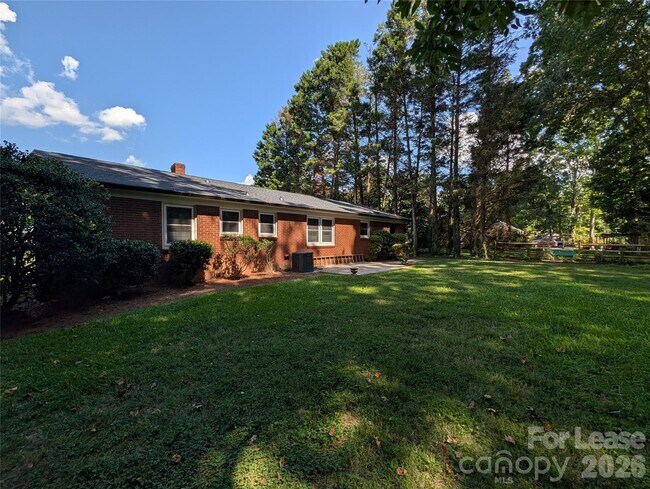 Building Photo - 103 Abingdon Cir